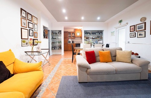 Alcobaca Apartment | Lovely apartment for 5 guests with A/C, WIFI, TV and terrace