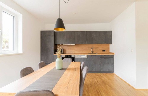 Fronhausen Apartment | Lovely apartment for 6 guests with WIFI, TV and patio