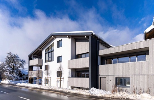 Fronhausen Apartment | Lovely apartment for 6 guests with WIFI, TV and patio