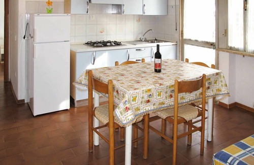 Marina di Cecina Apartment | Lovely apartment for 6 guests with pool, WIFI, A/C, TV, patio and pets allowed