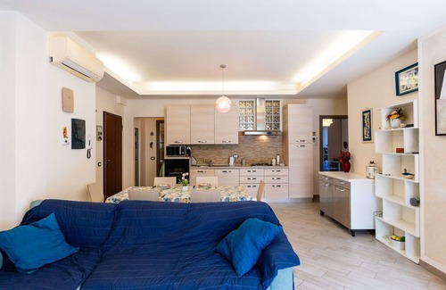 Ceriale Apartment | Lovely apartment for 6 people with WIFI, A/C, terrace and parking