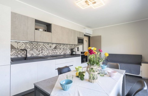Caramagna Ligure Apartment | Lovely apartment for 6 people with WIFI, A/C, pool, TV, terrace, pets allowed and parking