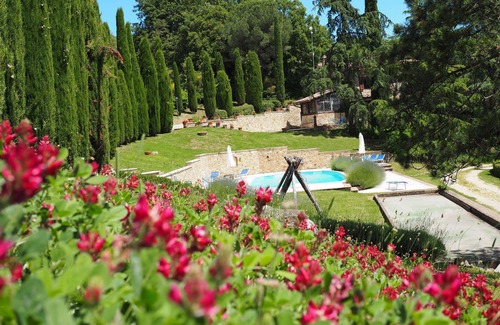 Volterra Apartment | Lovely apartment for 6 guests with pool, WIFI and panoramic view, close to San Gimignano