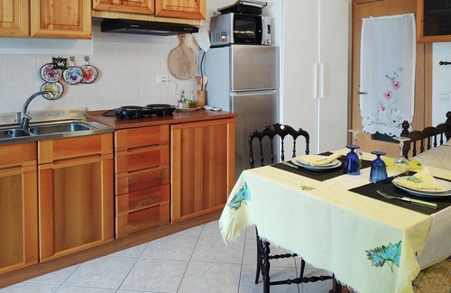 Peglio Apartment | Lovely apartment for 7 people with WIFI, TV, patio and pets allowed