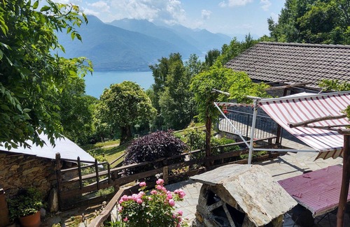 Peglio Apartment | Lovely apartment for 7 people with WIFI, TV, patio and pets allowed
