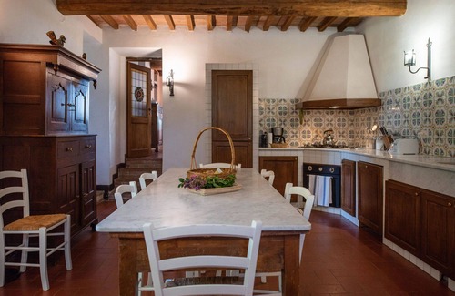 Siena Apartment | Lovely apartment for 8 guests with WIFI, pool, hot tub and pets allowed