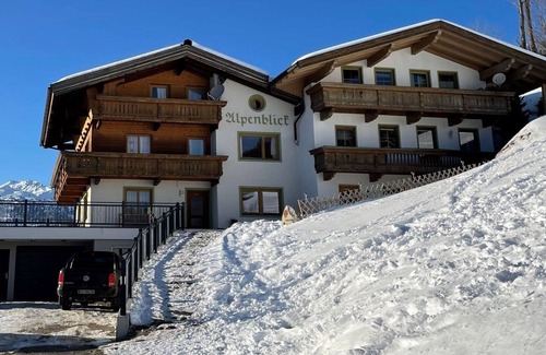 Gerlosberg Apartment | Lovely apartment for 9 guests with WIFI, TV, balcony, pets allowed and parking