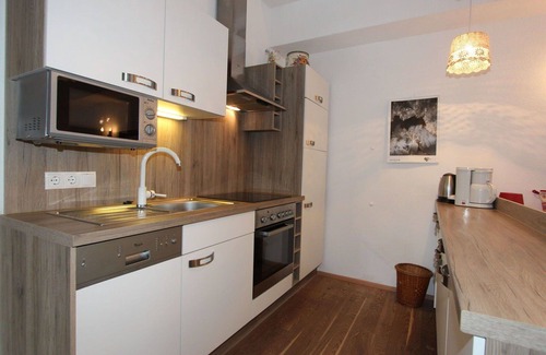 Zillertal Apartment | Lovely apartment for 5 guests with WIFI, TV, terrace and pets allowed