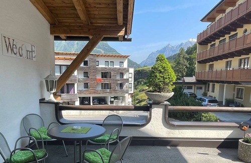 Soelden Apartment | Lovely apartment for 8 guests with WIFI, TV and parking