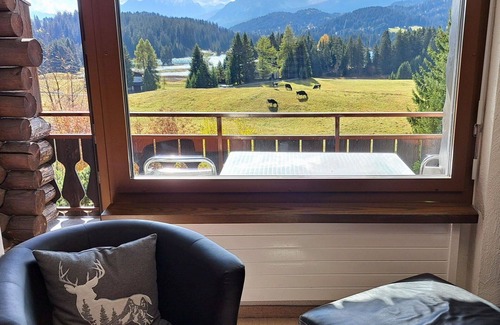 Valbella Apartment | Lovely apartment for 4 guests with WIFI, TV and balcony
