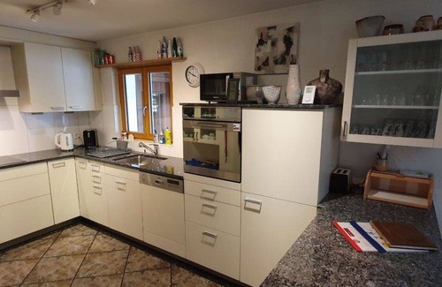 Valbella Apartment | Lovely apartment for 7 guests with WIFI, TV, balcony and pets allowed