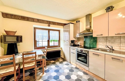 Oberthal Apartment | Lovely apartment for 8 guests with WIFI, TV, pets allowed and parking