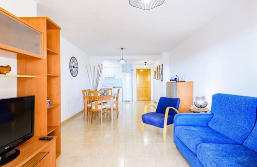 El Grau de Moncofa Apartment | Lovely apartment for 5 people with WIFI, pool, TV, terrace, pets allowed and parking