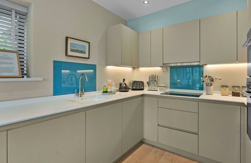 Newton Ferrers Apartment | Lovely apartment for 4 guests with WIFI, terrace and parking