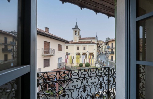 Cocconato Apartment | Lovely apartment for 4 people with WIFI, A/C, TV, balcony and pets allowed