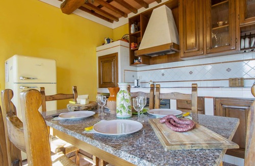 Fucecchio Apartment | Lovely apartment for 4 guests with WIFI, pool, A/C, balcony and pets allowed