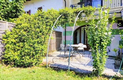 La Morra Apartment | Lovely apartment for 4 guests with WIFI, pool, TV, patio and pets allowed