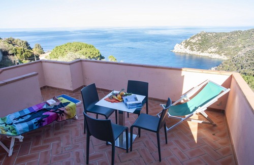 Patresi Apartment | Lovely apartment for 4 guests with WIFI, A/C, TV and terrace