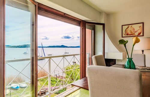 Monvalle Apartment | Lovely apartment for 5 guests with WIFI, pool, TV, balcony and pets allowed