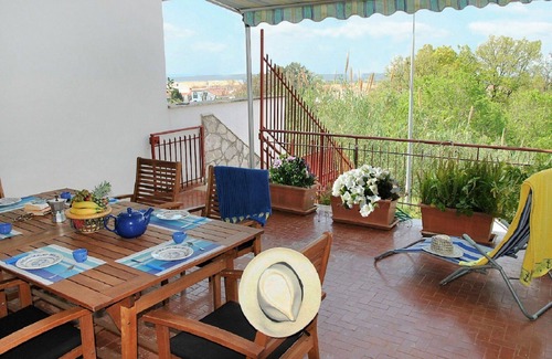 Sperlonga Apartment | Lovely apartment for 7 guests with WIFI, A/C, TV, balcony, pets allowed and parking