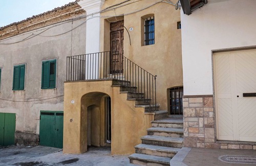 Strongoli Apartment | Lovely apartment for 4 people with WIFI, balcony, pets allowed, panoramic view and parking