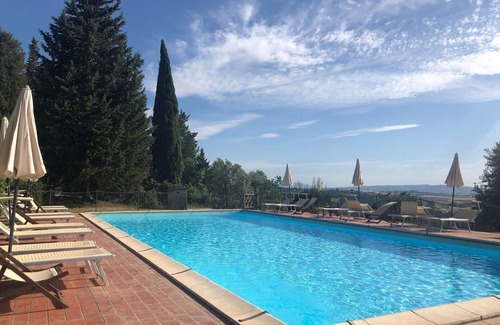 Trequanda Apartment | Lovely apartment for 4 guests with WIFI, pool, TV and parking, close to Montepulciano