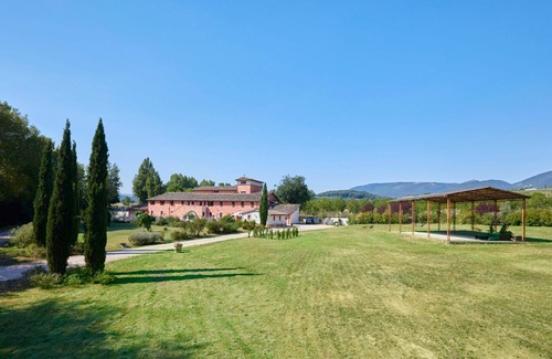 San Brizio Apartment | Lovely apartment for 4 guests with pool, WIFI, TV, pets allowed and parking, close to Spoleto