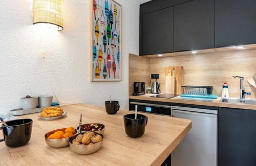 Lacanau-Ocean Apartment | Lovely apartment for 3 people with WIFI, pool, TV, terrace and parking