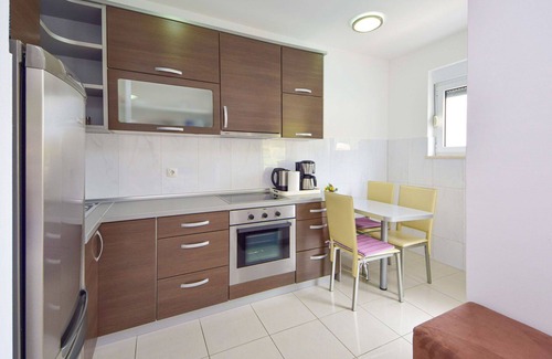 Blace Apartment | Lovely apartment for 3 people with WIFI, A/C, balcony and pets allowed