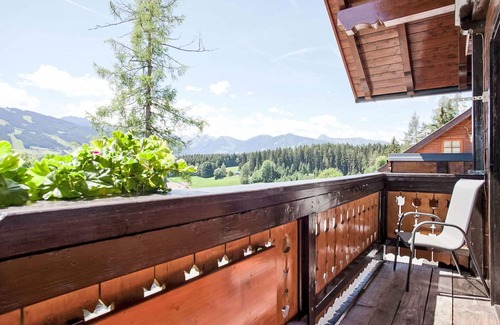 Ramsau am Dachstein Villa | Lovely apartment in villa for 2 guests with WIFI, TV, balcony, pets allowed and parking
