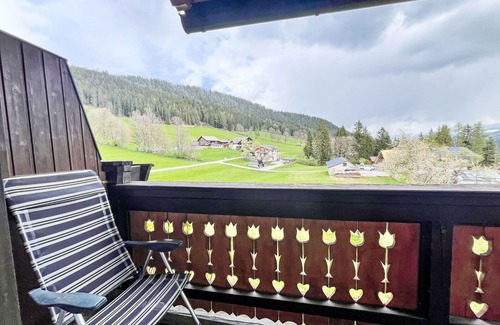 Ramsau am Dachstein Villa | Lovely apartment in villa for 2 guests with WIFI, TV, balcony, pets allowed and parking