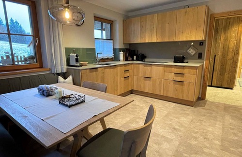 Auffach Villa | Lovely apartment in villa for 4 guests with WIFI, TV and patio