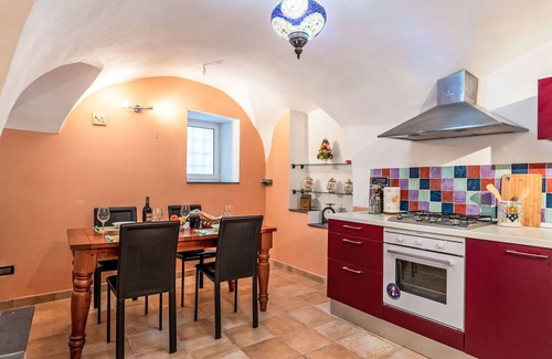 Pietrabruna House | Lovely apartment in villa for 2 guests with WIFI