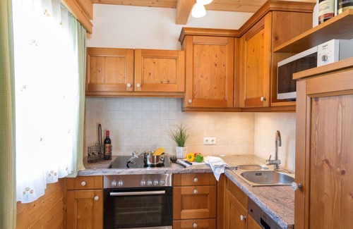 Altaussee House | Lovely apartment in villa for 6 guests with WIFI, TV, terrace, pets allowed and parking