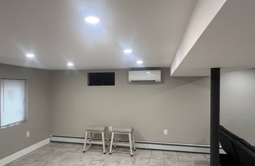 Plainedge Apartment | Lovely apartment in BethpagenLocated 5 minutes away from LIRR