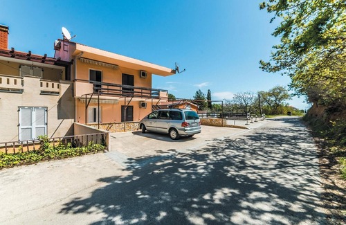 Bosana Apartment | Lovely apartment in Bosana with WiFi