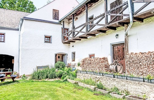 Horni Plana Villa | Lovely apartment in villa for 10 people with WIFI, pool, TV, pets allowed and parking