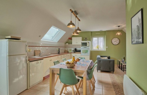 Plouhinec Villa | Lovely apartment in villa for 5 guests with WIFI, TV, terrace and parking