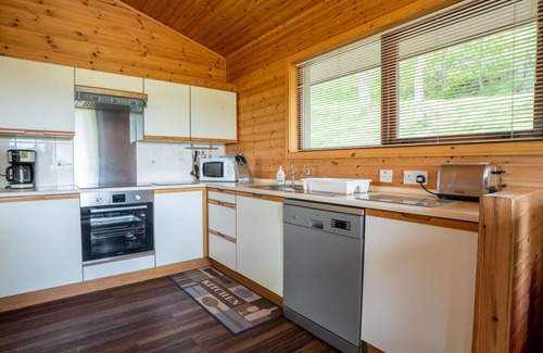 Drumnadrochit House | Lovely apartment in villa for 6 people with WIFI, TV, patio, panoramic view and parking