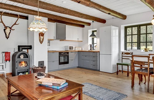 Norddjurs Municipality Apartment | Lovely apartment in Glesborg with WiFi