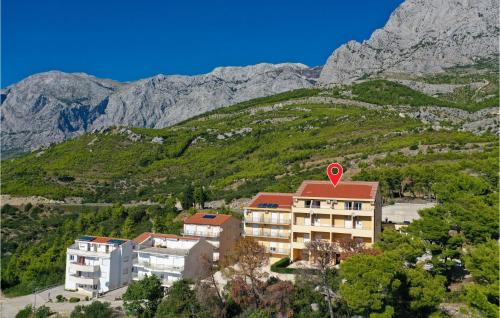 Bratus Apartment | Lovely Apartment In Krvavica With Wifi