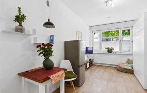 Naumburg Apartment | Lovely Apartment In Naumburg With Wifi