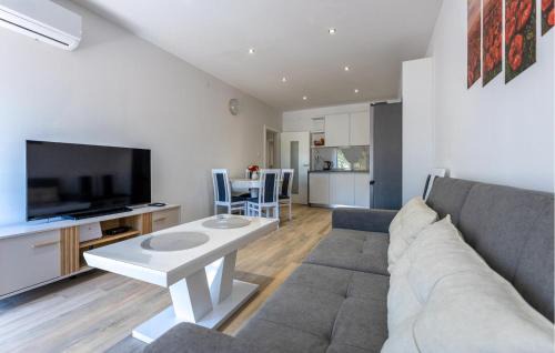 Ploce Apartment | Lovely Apartment In Ploce With Wifi