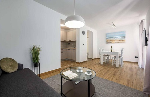 Porec Apartment | Lovely apartment in Porec with WiFi