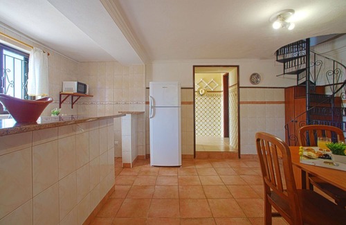Mem Moniz House | Lovely apartment in villa for 4 people with pool, A/C, WIFI, TV, terrace, panoramic view and par.