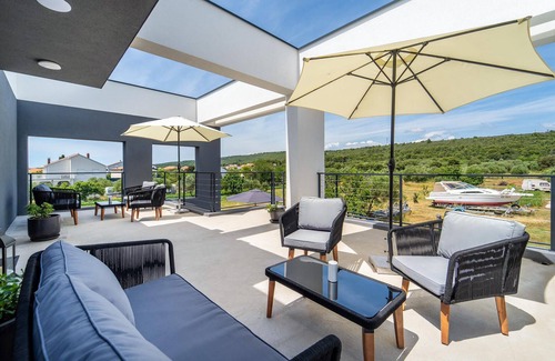 Sukosan Apartment | Lovely apartment in Sukosan with WiFi