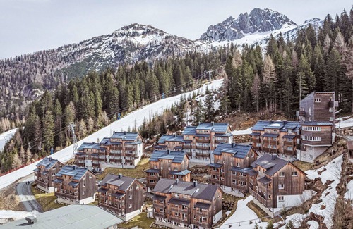 Sonnenalpe Nassfeld House | Lovely apartment in villa for 12 people with WIFI, TV, balcony and parking