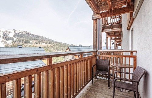 Sonnenalpe Nassfeld House | Lovely apartment in villa for 12 people with WIFI, TV, balcony and parking