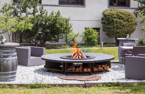 Vercorin House | Lovely apartment in villa for 15 people with WIFI, hot tub, terrace and parking