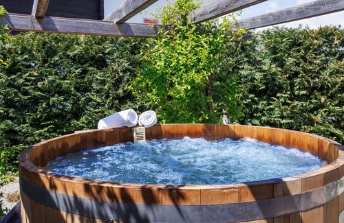 Vercorin House | Lovely apartment in villa for 15 people with WIFI, hot tub, terrace and parking